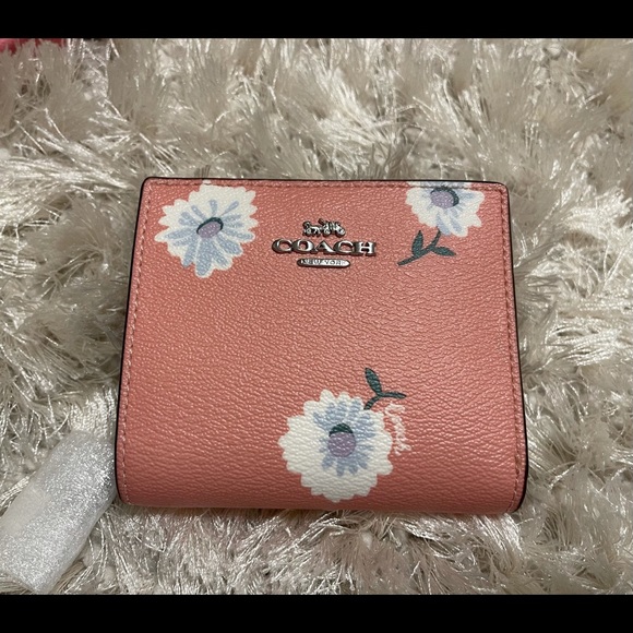 🌸🌸🆕 Coach Boxed Snap Wallet With Daisy Print🌸 - Picture 3 of 11